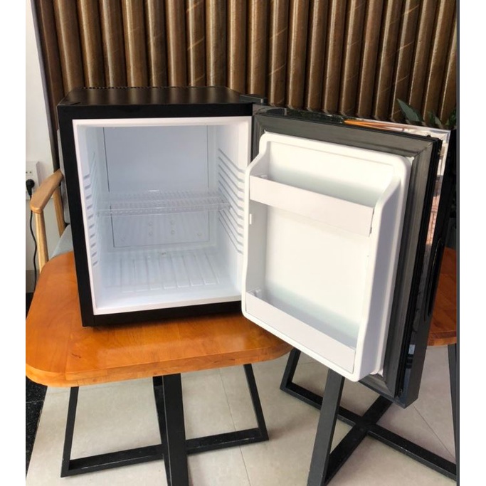 TỦ MÁT KHÁCH SẠN HOMESUN BCW-36 CỬA GƯƠNG TRÁNG THỦY DUNG TÍCH 36L