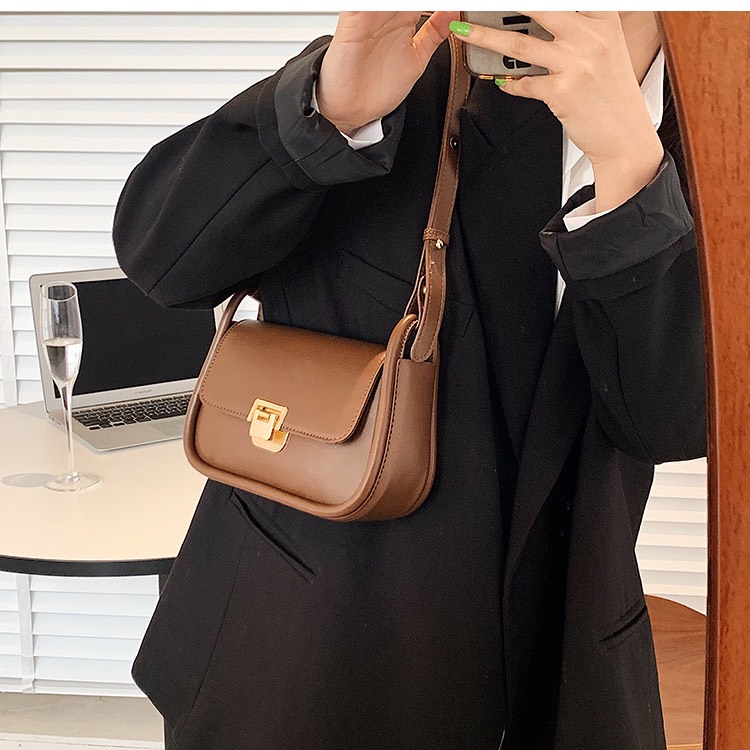 Túi xách đeo chéo nữ giá rẻ đẹp đi chơi phong cách thời trang hàn quốc dễ thương cute DC34