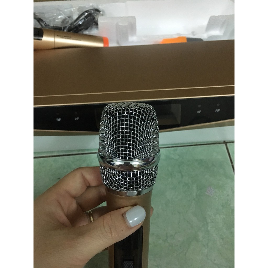 Micro hát karaoke bs9999 thế hệ mới mẫu mã đẹp âm thanh tuyệt vời