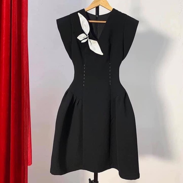 Váy thiết kế Laviem design