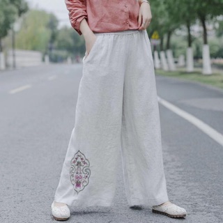 Quần Linen thêu ống dáng suông chất liệu thoáng mát