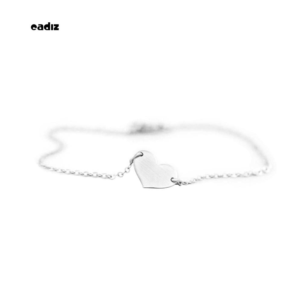 Vòng tay đính hạt giả ngọc trai trái tim