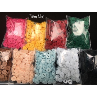 Nút sơ mi 2 lỗ giá siêu hạt dẻ kích 1.1cm