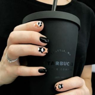 Bình Starbucks đen mờ 16oz