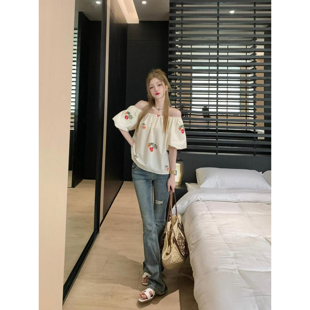 Áo Kiểu Trễ Vai Dáng Rộng Tay Phồng Thêu Họa Tiết Kiểu Pháp Thời Trang Mùa Hè 63115