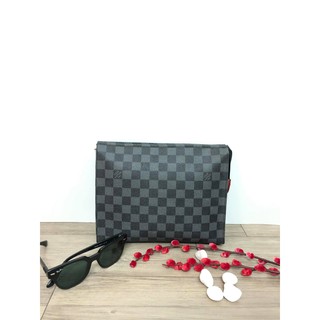 Thanh lý cầm tay nam hiệu Louis Vuitton của Pháp