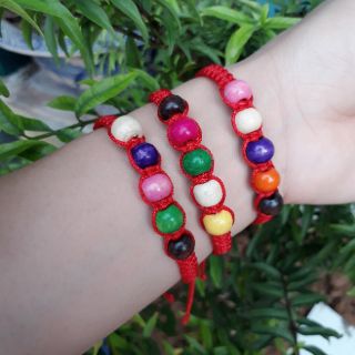 Vòng chỉ đỏ mix hạt gỗ đủ màu