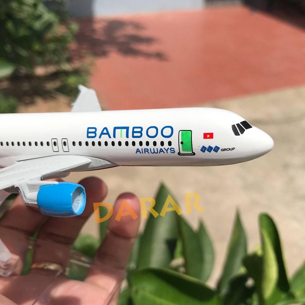 [Mã TOYJAN hoàn 20K xu đơn 50K] Mô Hình Máy Bay Bamboo Airways đúc Kim Loại có kèm đế trưng bày, trang trí bàn