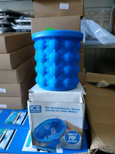 Cốc làm đá thông minh