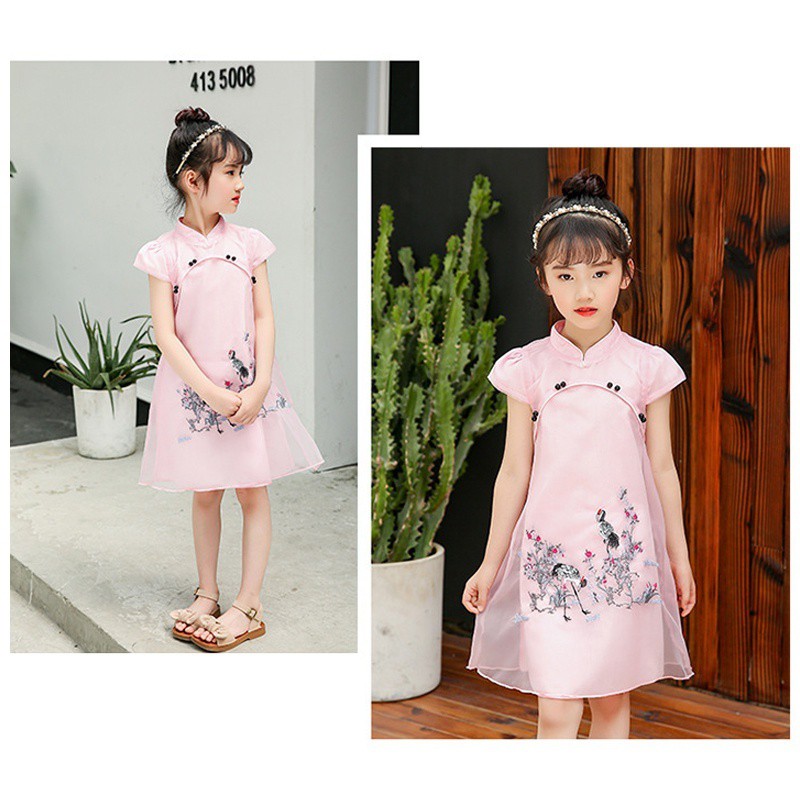 Đầm sườn xám thêu họa tiết phong cách Trung Hoa cổ điển cho bé gái