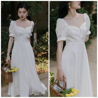 Đầm trắng form dài nẹp cổ