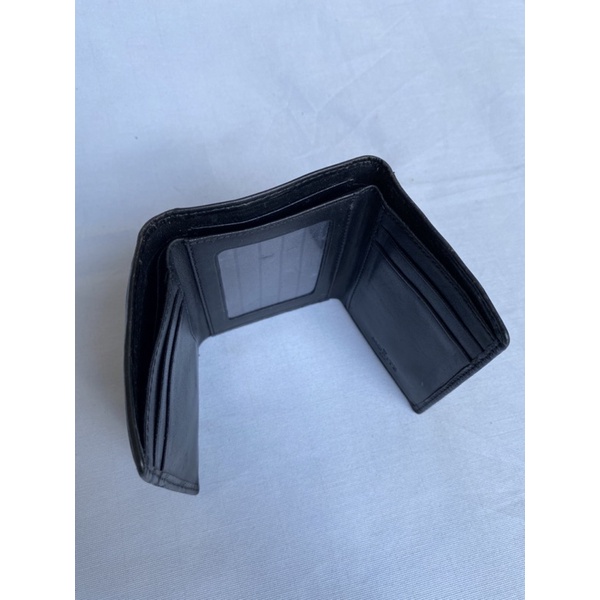 Túi ví chuẩn si. Túi ví qua sử dụng. Khách vui lòng xem hình nếu muốn biết thêm thông tin sản phẩm mời khách vô chat nhé