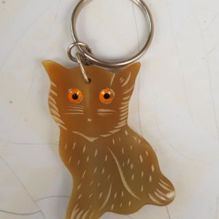 Móc  khóa sừng chạm khắc hình con mèo