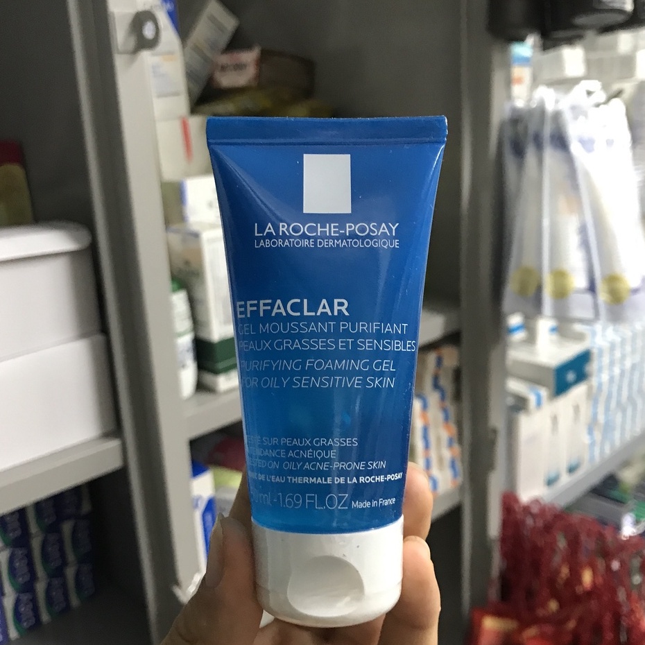 Combo Kem chống nắng La Roche-Posay Anthelios XL  + Sữa rửa mặt La Roche-Posay Effaclar Purifying  kiềm dầu