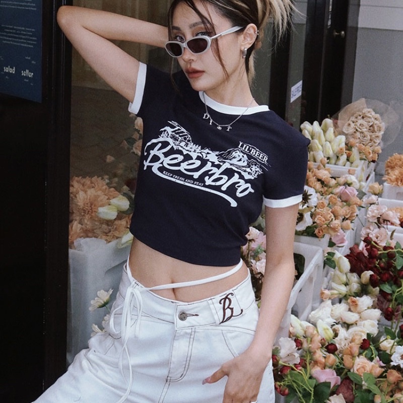 Áo Thun Croptop In Hoạ Tiết Cổ Điển Tay Ngắn Dáng Ôm Cột Dây Thời Trang Quyến Rũ Cho Nữ