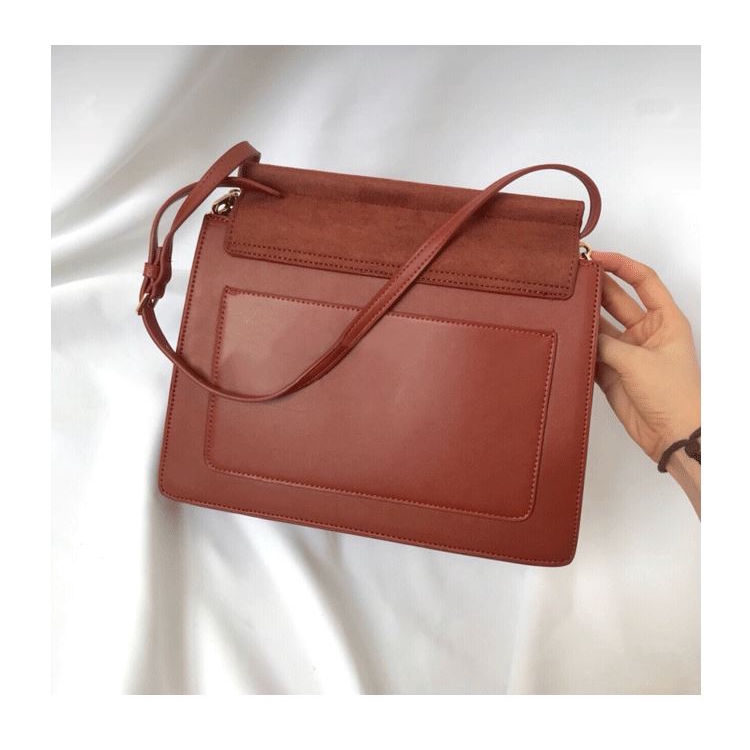 Charles and Keith Tú xát văn sĩ da lộn sling túi flap vai túi