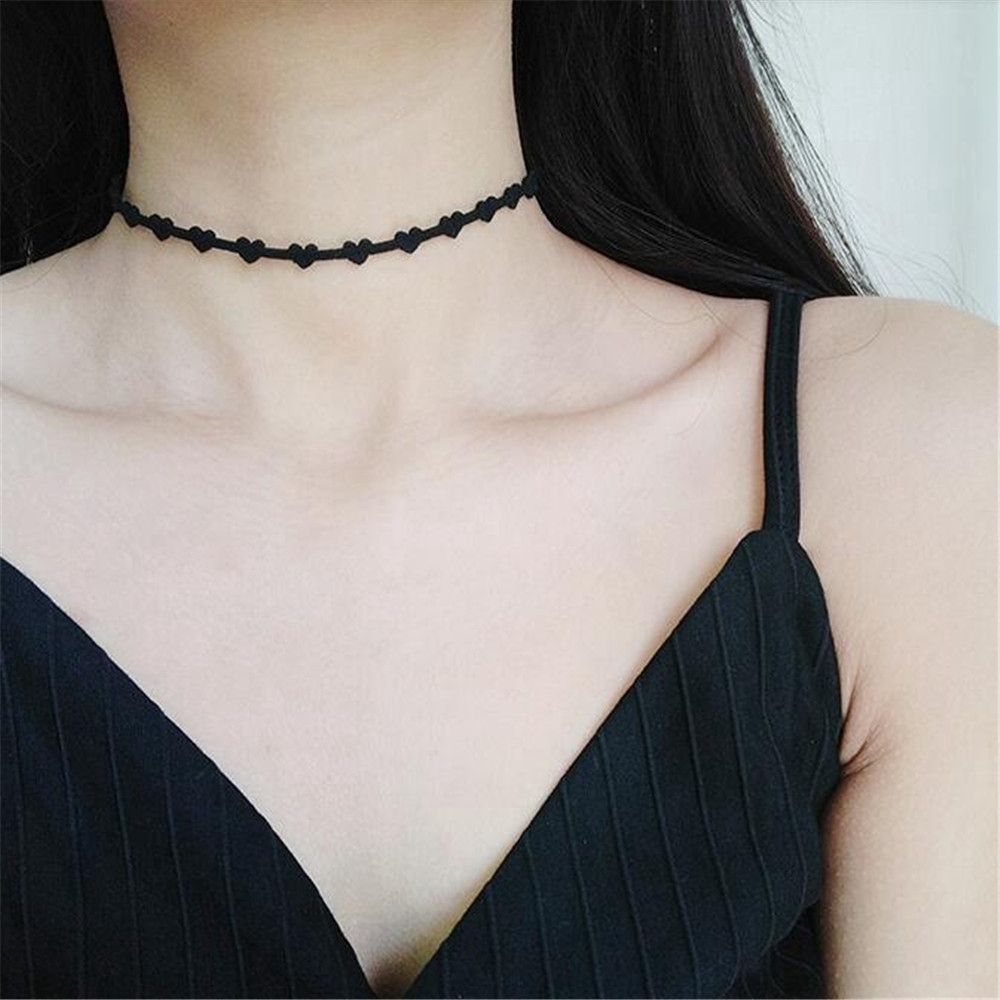 Vòng cổ choker màu đen phối mặt hình trái tim phong cách Hàn Quốc thời trang cao cấp