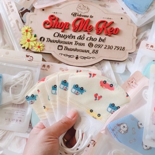 Combo 5 khau trang + bộ đồ chơi + bình tập uống