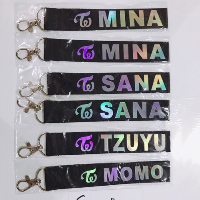 *Có-Sẵn* TWICE HOLOGRAM STRAP NAME TAG móc khoá móc balo