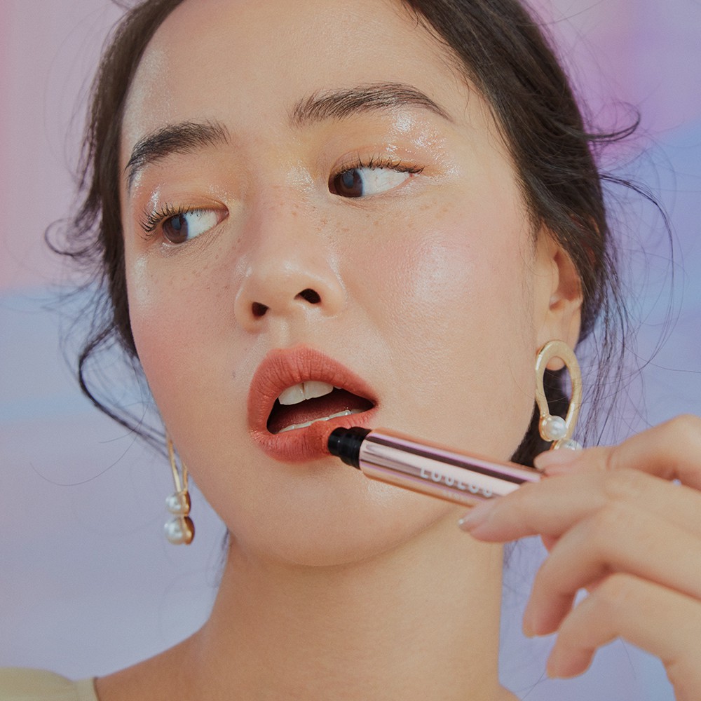 [Mã FMCGM50 - 8% đơn 250K] Son Kem Dạng Bấm Loulou Honest- 06 Nude đào nhẹ nhàng 2.2g | BigBuy360 - bigbuy360.vn