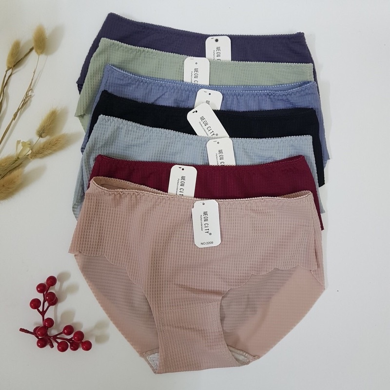 Quần lót nữ 2209 đúc không viền may có video thật ạ