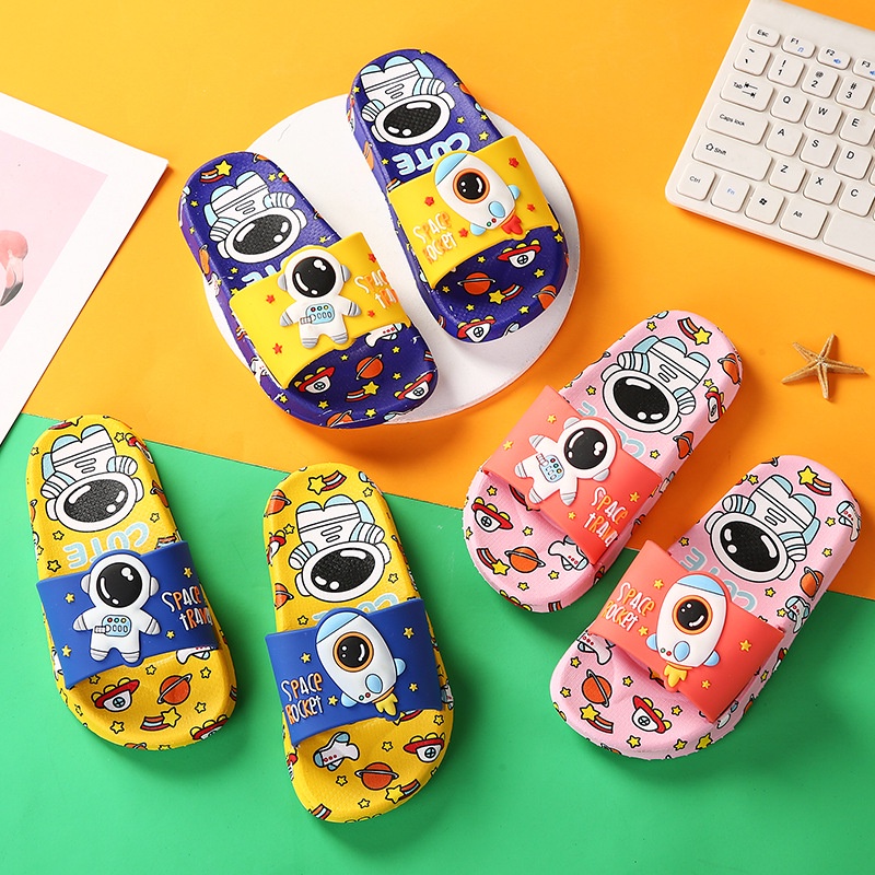 Dép trẻ em quai ngang chống trơn trượt cho bé trai bé gái hình phi hành gia siêu cute DE453