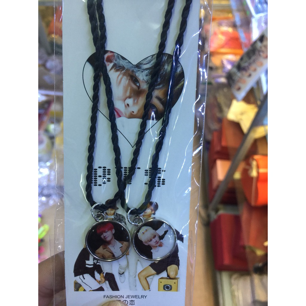Vòng cổ đôi BTS