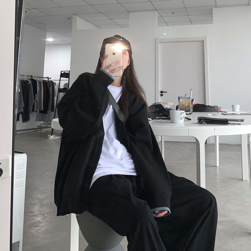 CARDIGAN LEN ĐEN TRƠN PHA NỈ MỀM - ÁO KHOÁC LEN CARDIGAN DÁNG RỘNG MÀU ĐEN HÀN QUỐC NAM NỮ - CADIGAN KHOÁC NỮ | BigBuy360 - bigbuy360.vn