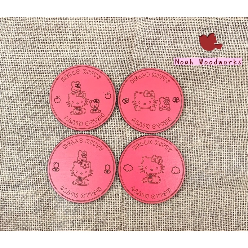 Trọn bộ 4 LÓT LY GỖ Hello Kitty_kèm khay [Set 4 Hello Kitty coasters+ 1 tray]