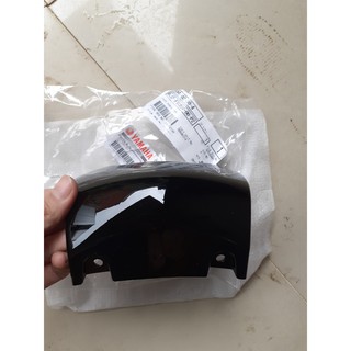 Mặt nạ nhỏ dưới Janus Yamaha - Đen