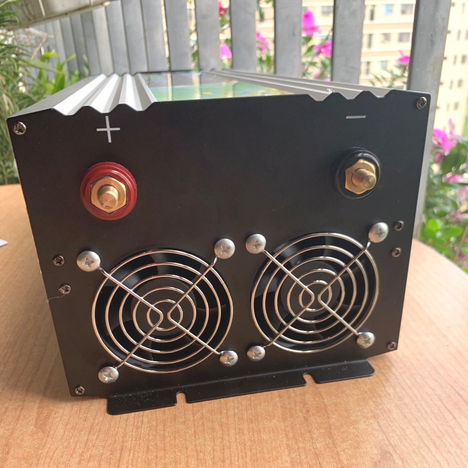 Bộ chuyển đổi kích điện ắc quy 12V lên 220V sóng Sin Chuẩn 4000W dùng tại gia đình, xe tải lớn, nhà xưởng