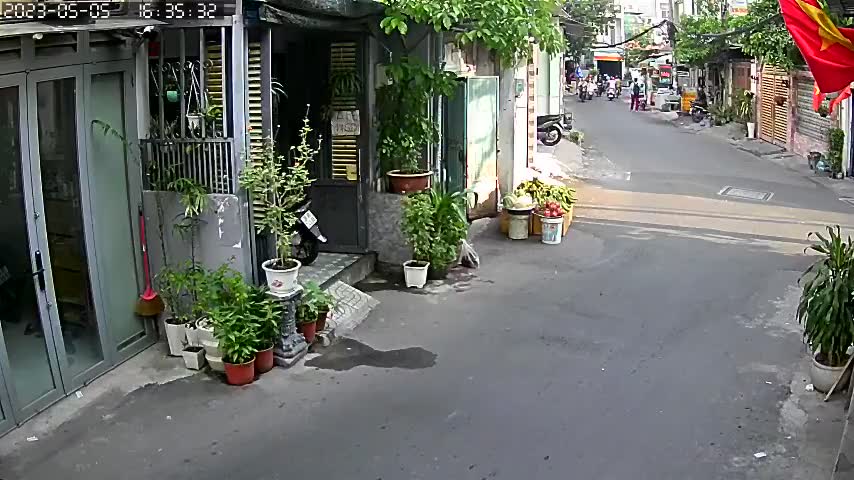 Camera bóng đèn Yoosee 8Led - 5.0MP, xoay 360 độ, giám sát toàn cảnh, đàm thoại 2 chiều, bảo hành 12 tháng | BigBuy360 - bigbuy360.vn