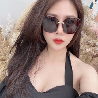 Kính Shein có mail mua hàng của web, full box