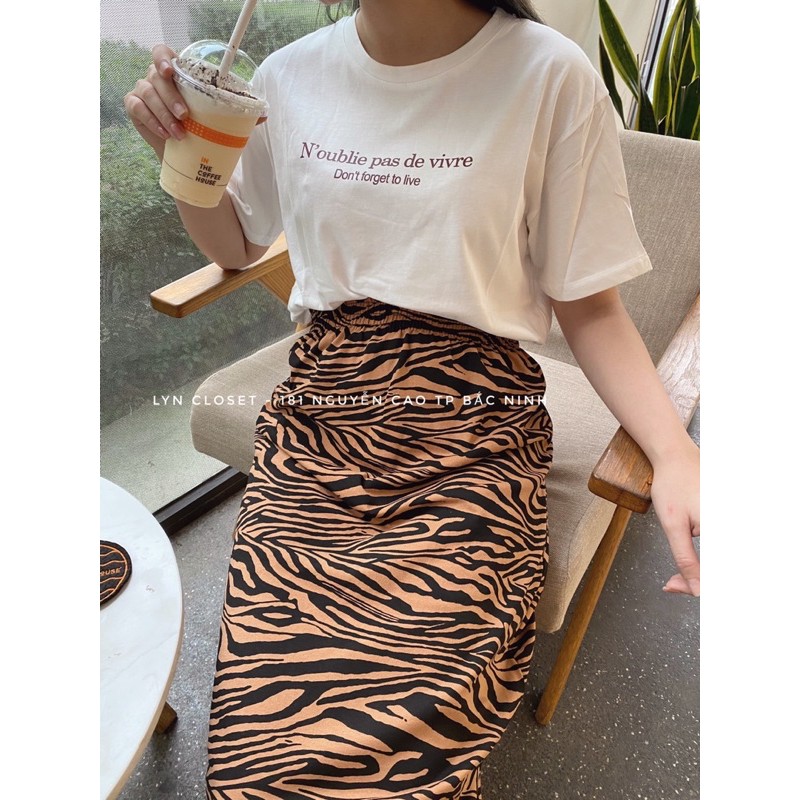 Chân váy vằn xẻ sau | BigBuy360 - bigbuy360.vn