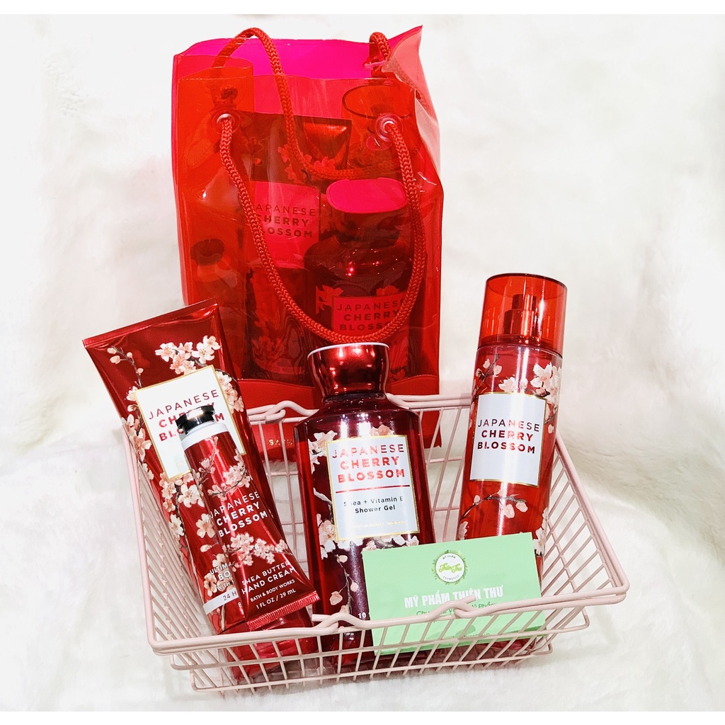 Bộ Bath And Body Works Japanese Cherry Blossom Piece Gift Bag Set