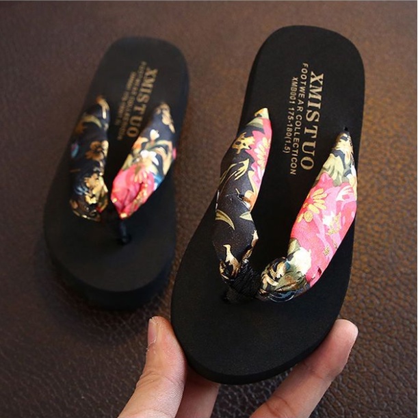 Dép Xỏ Ngón Đi Biển Chống Trượt Phong Cách Mới Đáng Yêu Cho Bé Gái