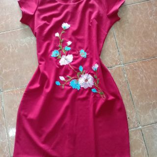 Đầm thêu body cao cấp