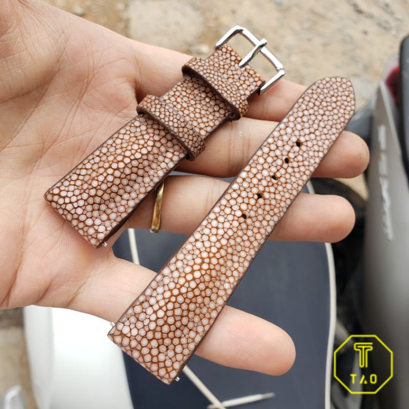 Dây đồng hồ da cá đuối kèm khóa kim + tool thay