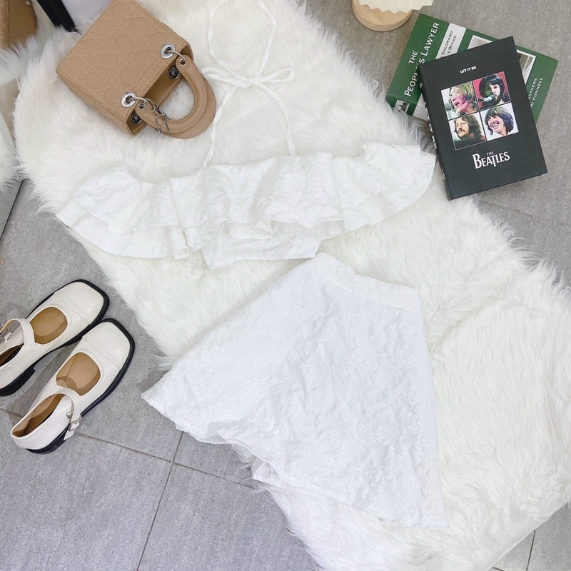 SET ÁO PEPLUM TAY TIÊN RỚT VAI ĐEN + CHÂN VÁY TRẮNG