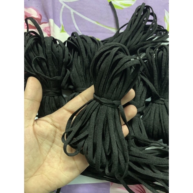 Bó 10m chun xốp đen làm dây quai mũ, dây khẩu trang ( hàng về không đều)