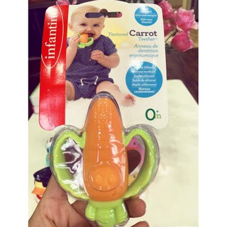 Gặm nướu hình cà rốt mềm Infantino 216216