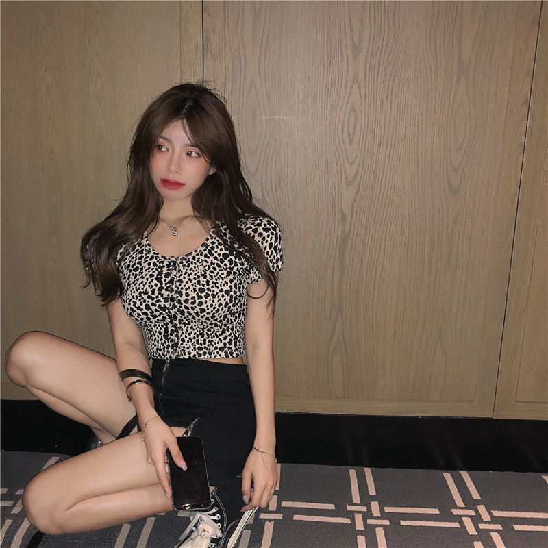 Áo thun IELGY ngắn tay ôm dáng họa tiết da báo phong cách cá tính cho nữ