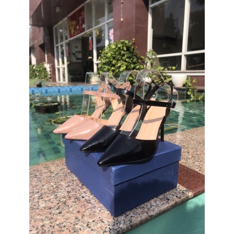 Sandal (sục) cao gót bít mũi gót nhọn cao 9p hai màu nude/đen [m1]