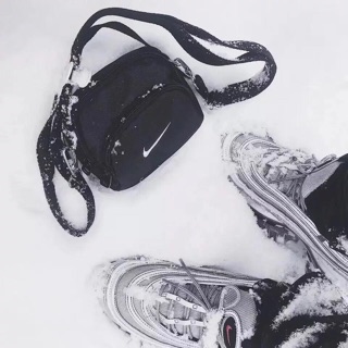 Túi nhỏ đeo chéo Nike (order)