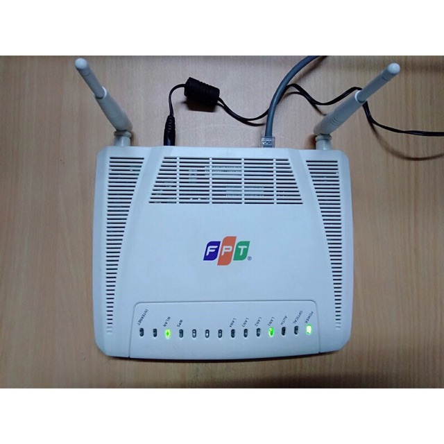 Modem Phát WIFI quang  F.P.T  G-93GR1 2 râu và 4 cổng LAN - Modem Chính Hãng