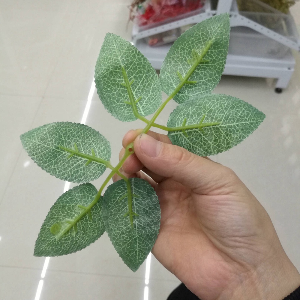 YIYU Set 10/50 lá hoa hồng giả bằng lụa dùng trang trí nhà cửa