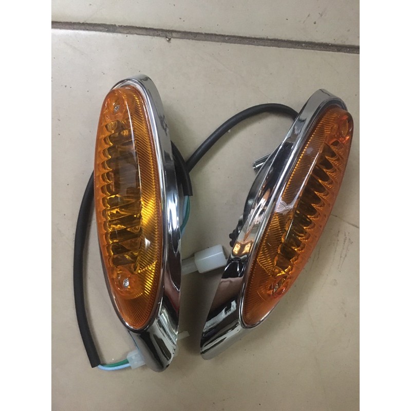 Xi nhan sau crea, đèn xi nhan sau crea, dành cho xe crea 50cc xe nhật bãi 1 cặp gồm trái và phải ko bán lẻ 1 bên........
