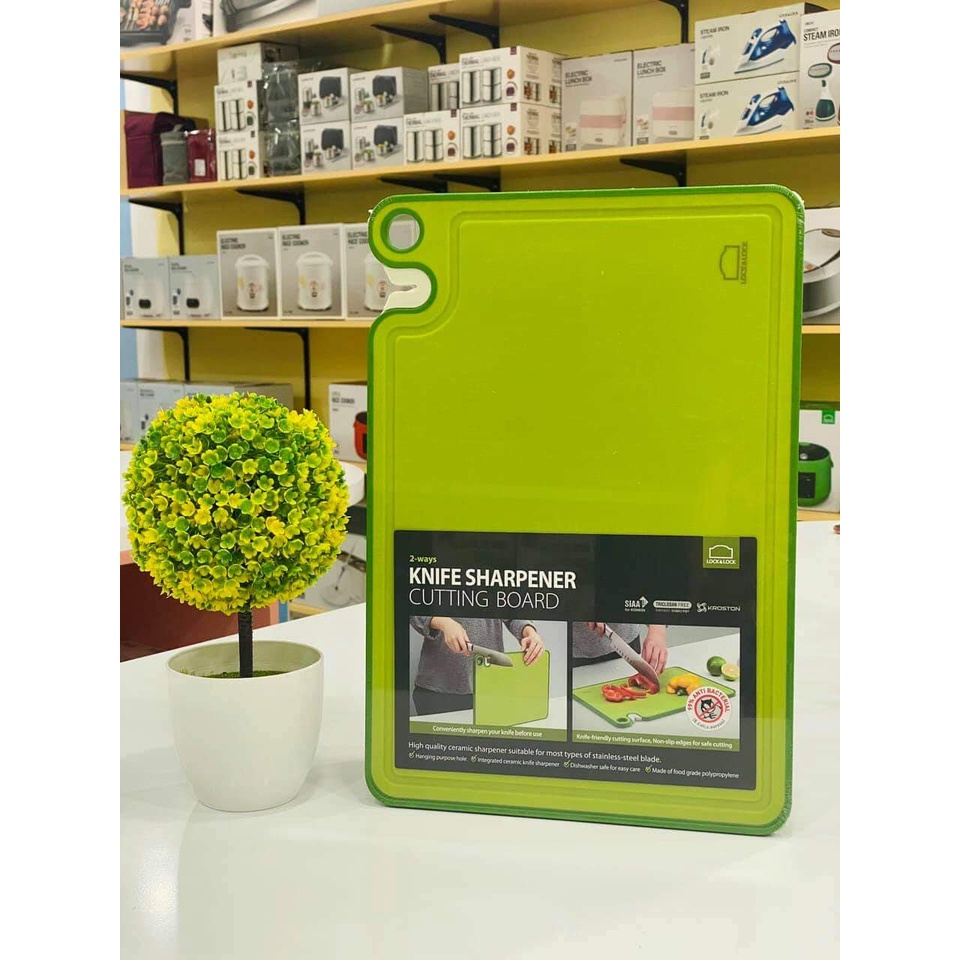 Thớt kháng khuẩn kèm mài dao Lock&Lock