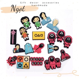 [SẴN] JBit Sticker Nút Gắn Dép Crocs Squid Game Jibbitz
