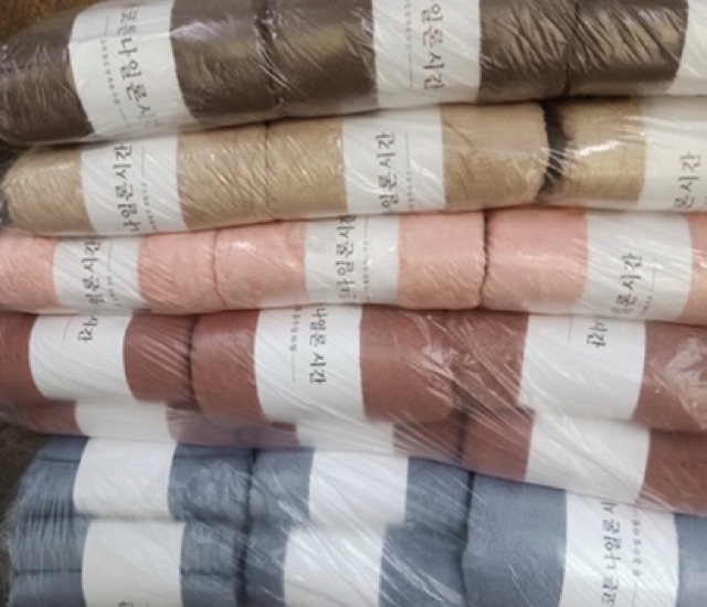 BÁN SỈ KHĂN TẮM XUẤT HÀN CHO NỮ ( giao màu ngẫu nhiên ) | BigBuy360 - bigbuy360.vn